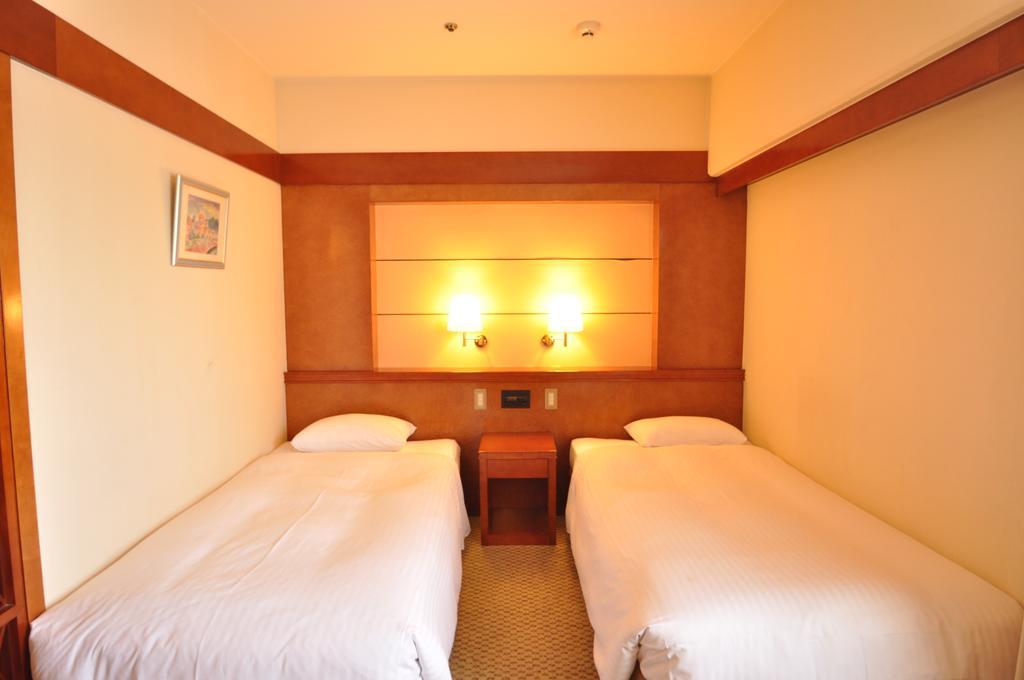 Toko City Hotel Umeda أوساكا الغرفة الصورة